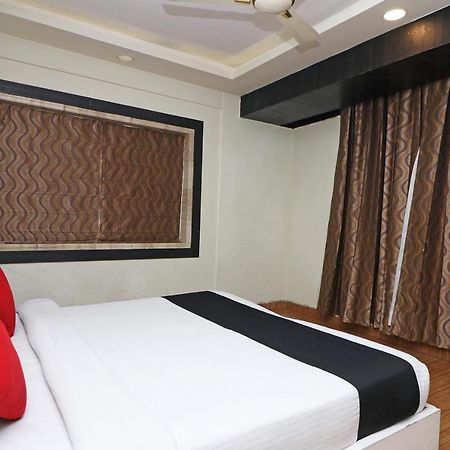 Hotel Emerald Kolkata Ngoại thất bức ảnh