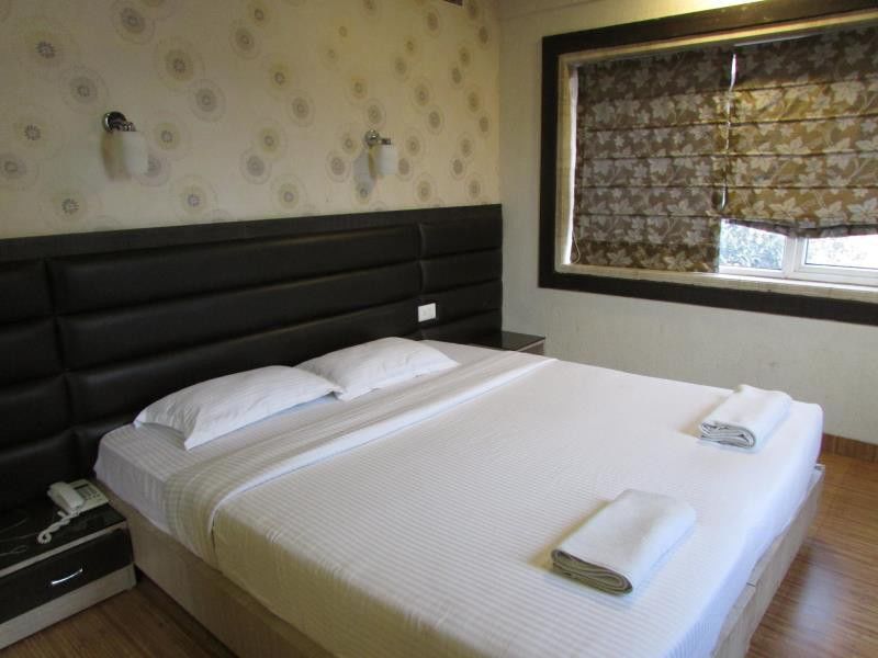 Hotel Emerald Kolkata Ngoại thất bức ảnh