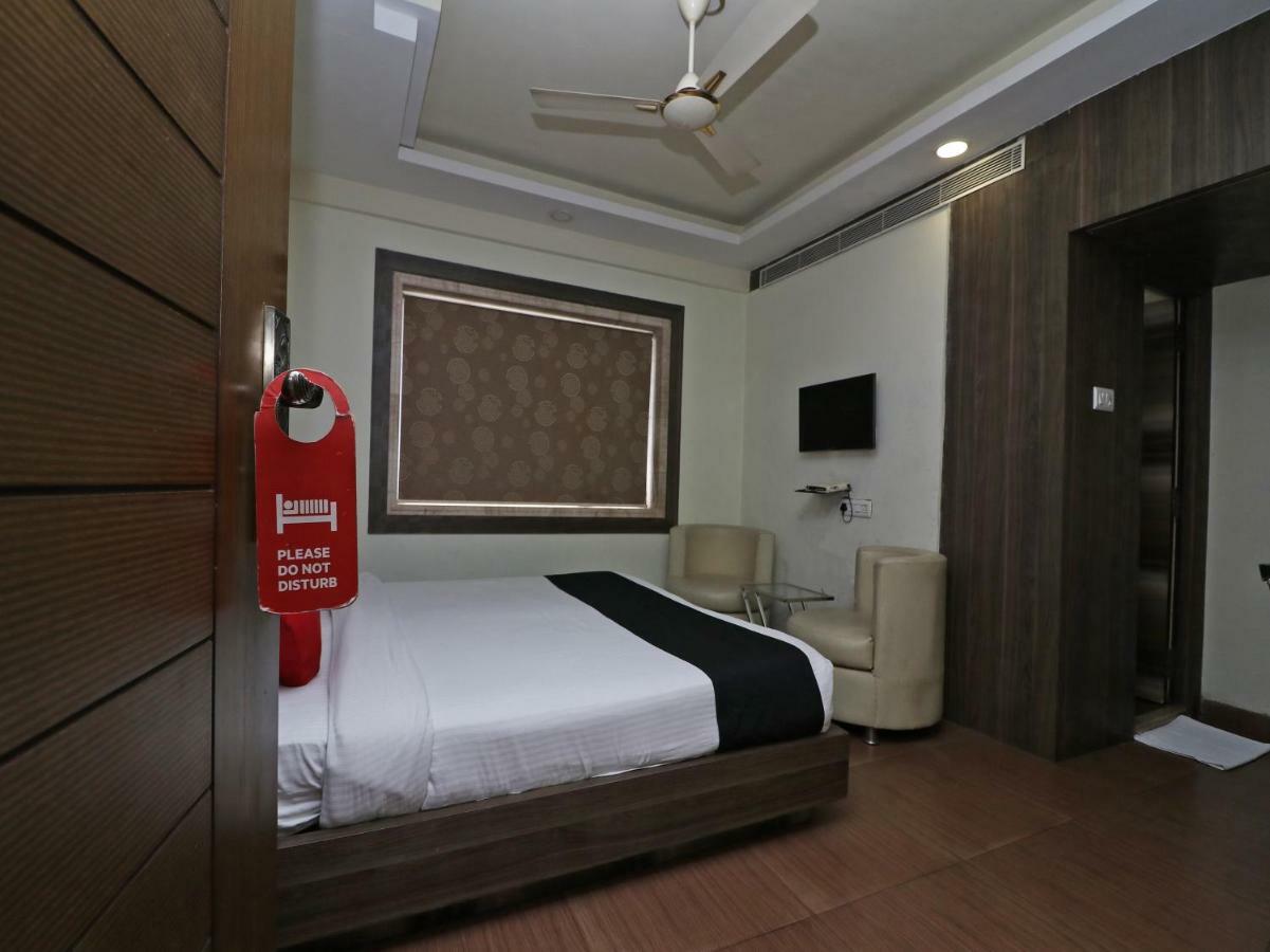 Hotel Emerald Kolkata Ngoại thất bức ảnh