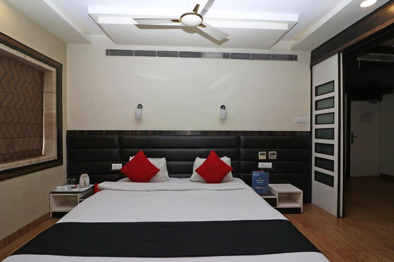 Hotel Emerald Kolkata Ngoại thất bức ảnh