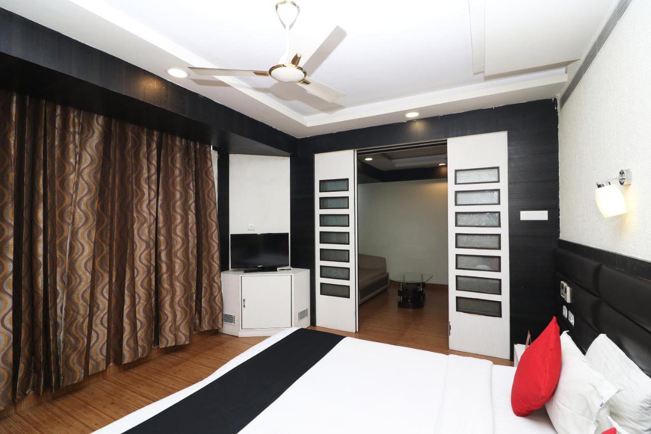 Hotel Emerald Kolkata Ngoại thất bức ảnh